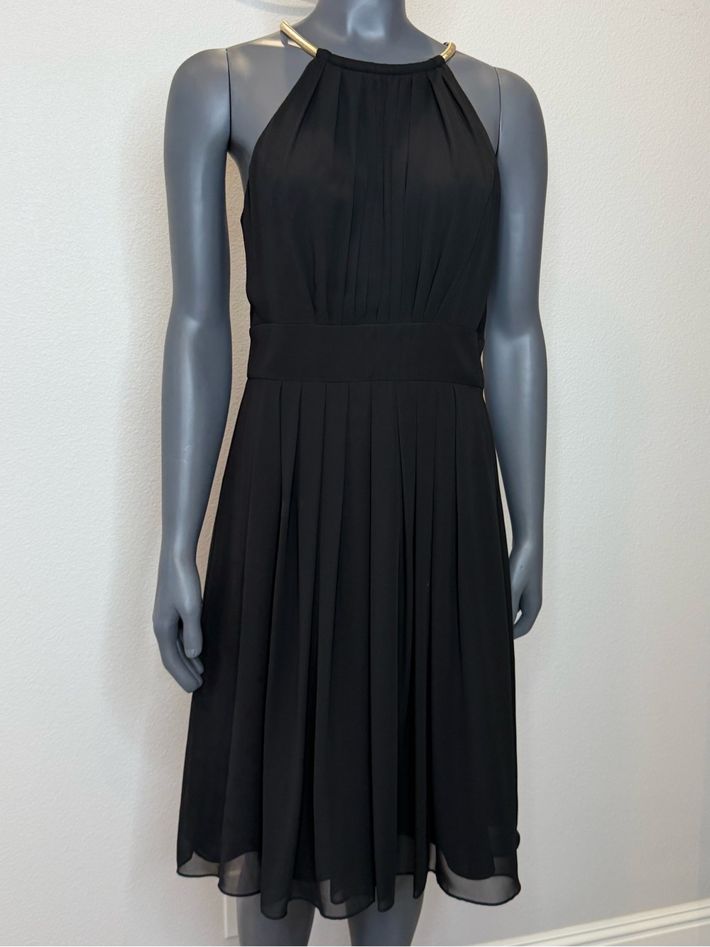 White House Black Market Black Pleated Halter Cocktail Dress Women’s Size 8 NWT